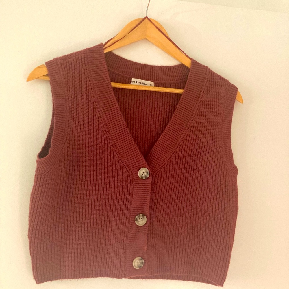 Marroon pink buttoned vest size S